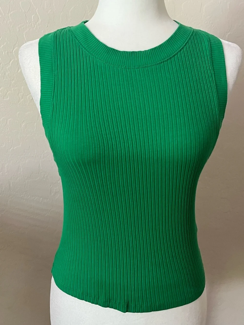 Zara Green Sleeveless T-Shirt Size Small - Picture 2 of 3